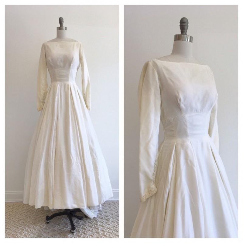 Свадьба - Vintage Bridal 1960's silk velvet wedding dress with long sleeves - Hand-made Beautiful Dresses