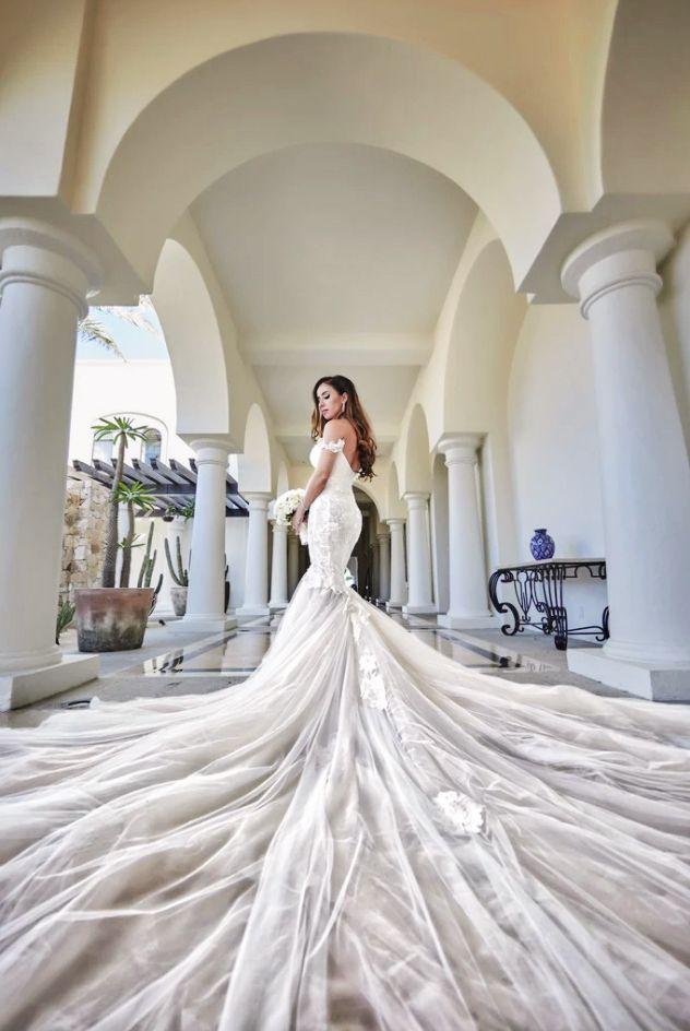 Свадьба - We Can’t Help But Fall In Love With Galia Lahav’s Exceedingly Beautiful Statement-making Gown Featuring Chic Details!
