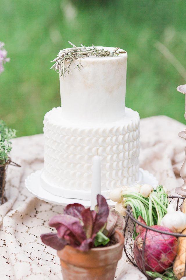 Свадьба - Roots Shoot – An Elegant, Organic, Farm Wedding