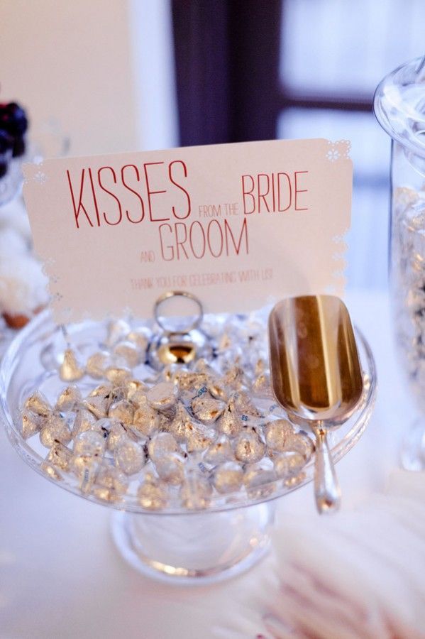 Take a look at the best inexpensive wedding favors in the photos below and get ideas for your wedding!!! Hello inexpensive wedding favors! #Wedding #Bride #Groo