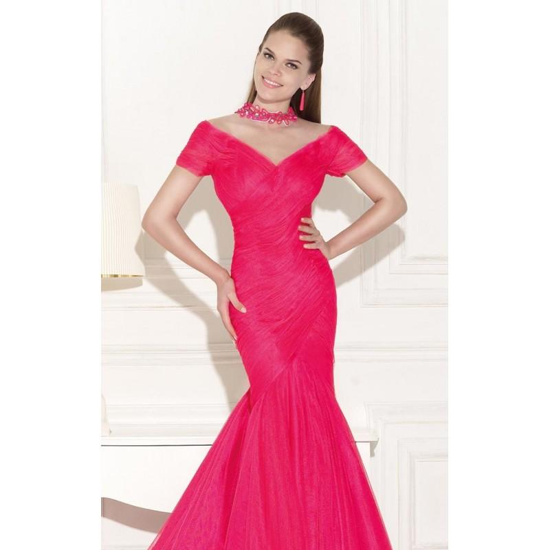 Hochzeit - Fuchsia Embellished Ruched Tulle Gown by Tarik Ediz - Color Your Classy Wardrobe