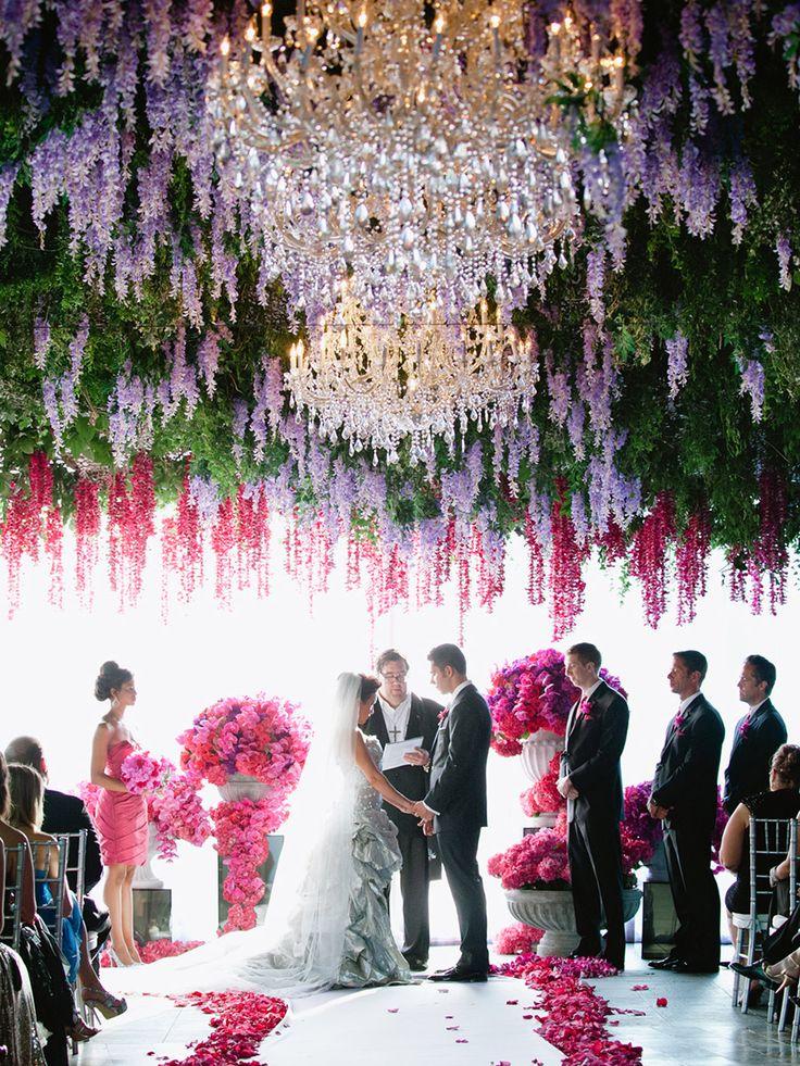 Hochzeit - 17 Gorgeous Hanging Floral Arrangements For Your Wedding