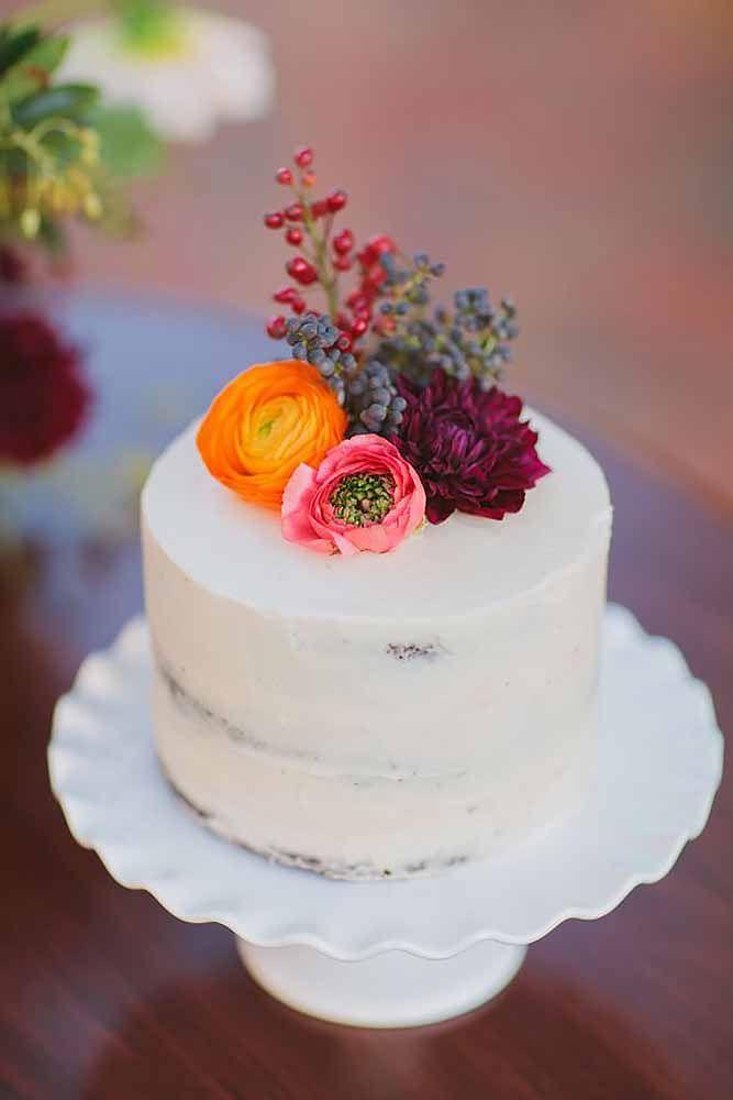 Hochzeit - 24 Small Wedding Cakes With Big Style