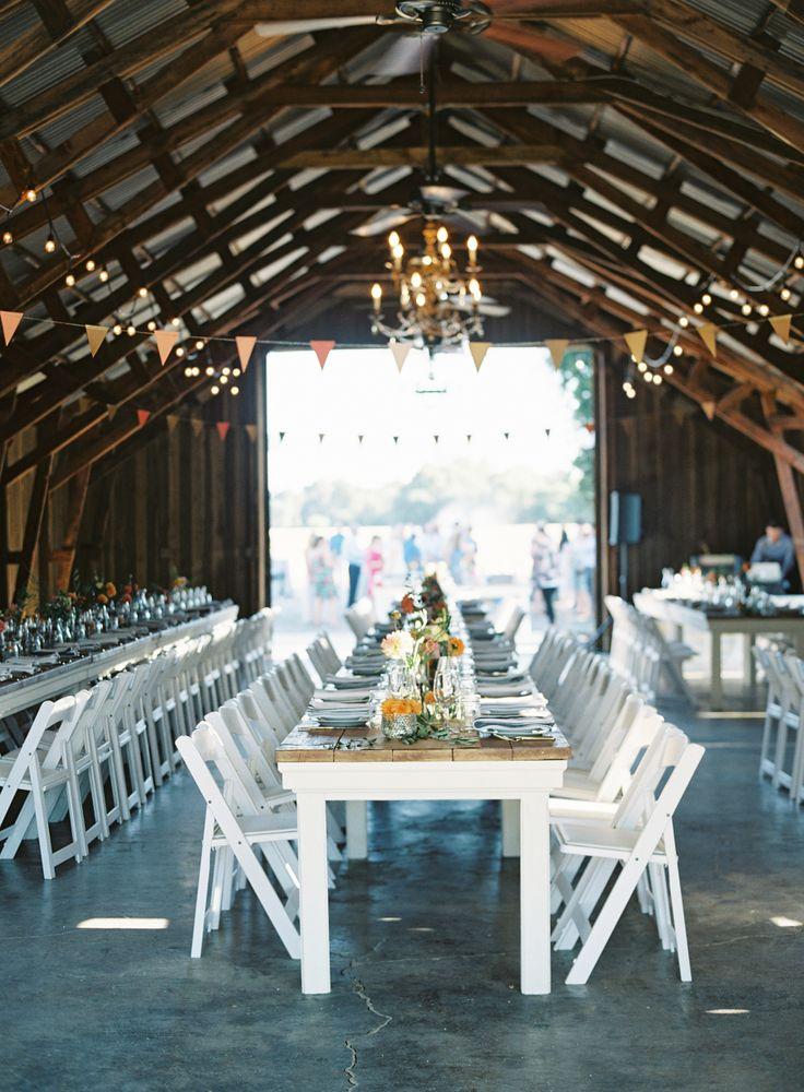 Hochzeit - Now This Is How You Do A Barn Wedding!