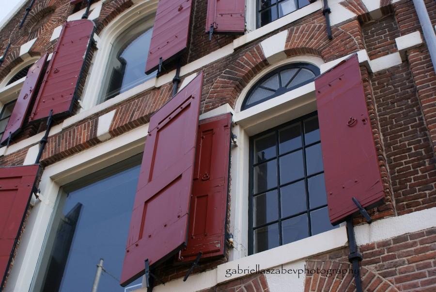 Свадьба - Amsterdam Photography, Fine Art Prints and Mounted, Amsterdam Houses Windows, Travel Photography - "Red Wooden Window Pain"