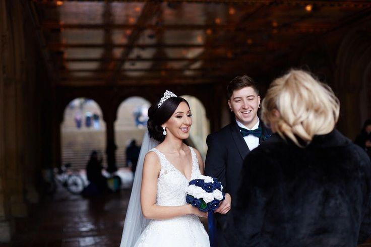 Hochzeit - Victoria And Sean’s Wedding, Sheltered From The Rain Underneath Bethesda Terrace
