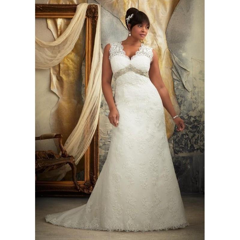 Hochzeit - Plus Size Lace A-Line V-Neck Sweep Train Wedding Dress With Beading - dressosity.com