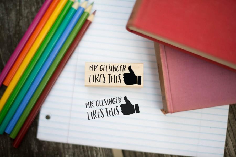 Mariage - Likes This Customizable Teacher Stamp - Facebook Likes Teacher Stamp - Teacher Gift - Teacher Grading Stamp - T10