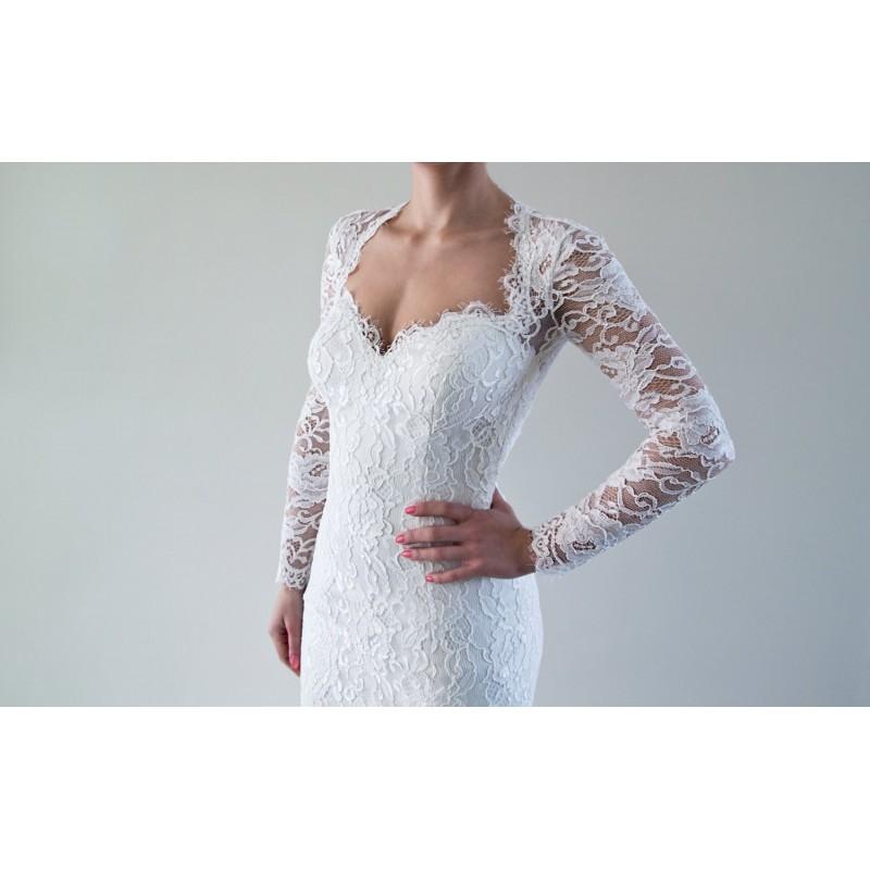 Mariage - Keyhole Back Lace Wedding Dress with Sweetheart Neckline, Sweetheart Neckline with Sleeves, Trumpet Silhouette Wedding Dress, - Hand-made Beautiful Dresses