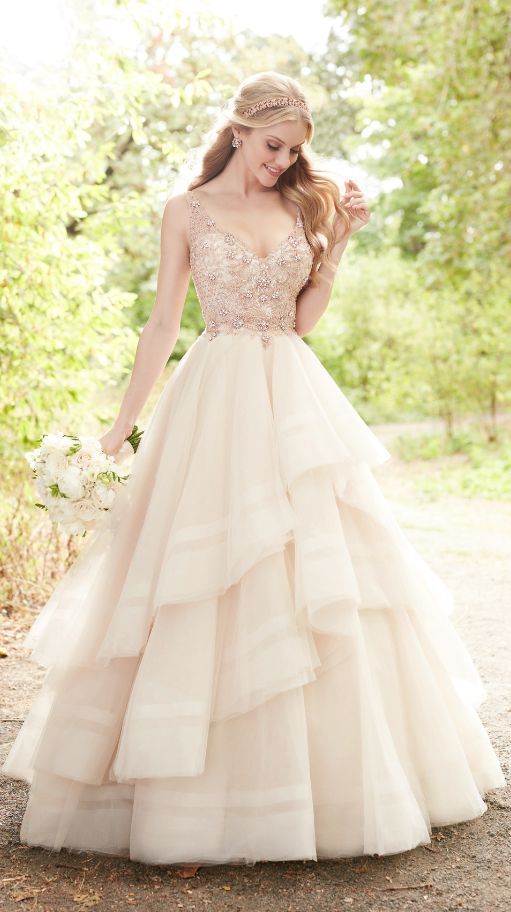Mariage - Martina Liana Wedding Dress Inspiration
