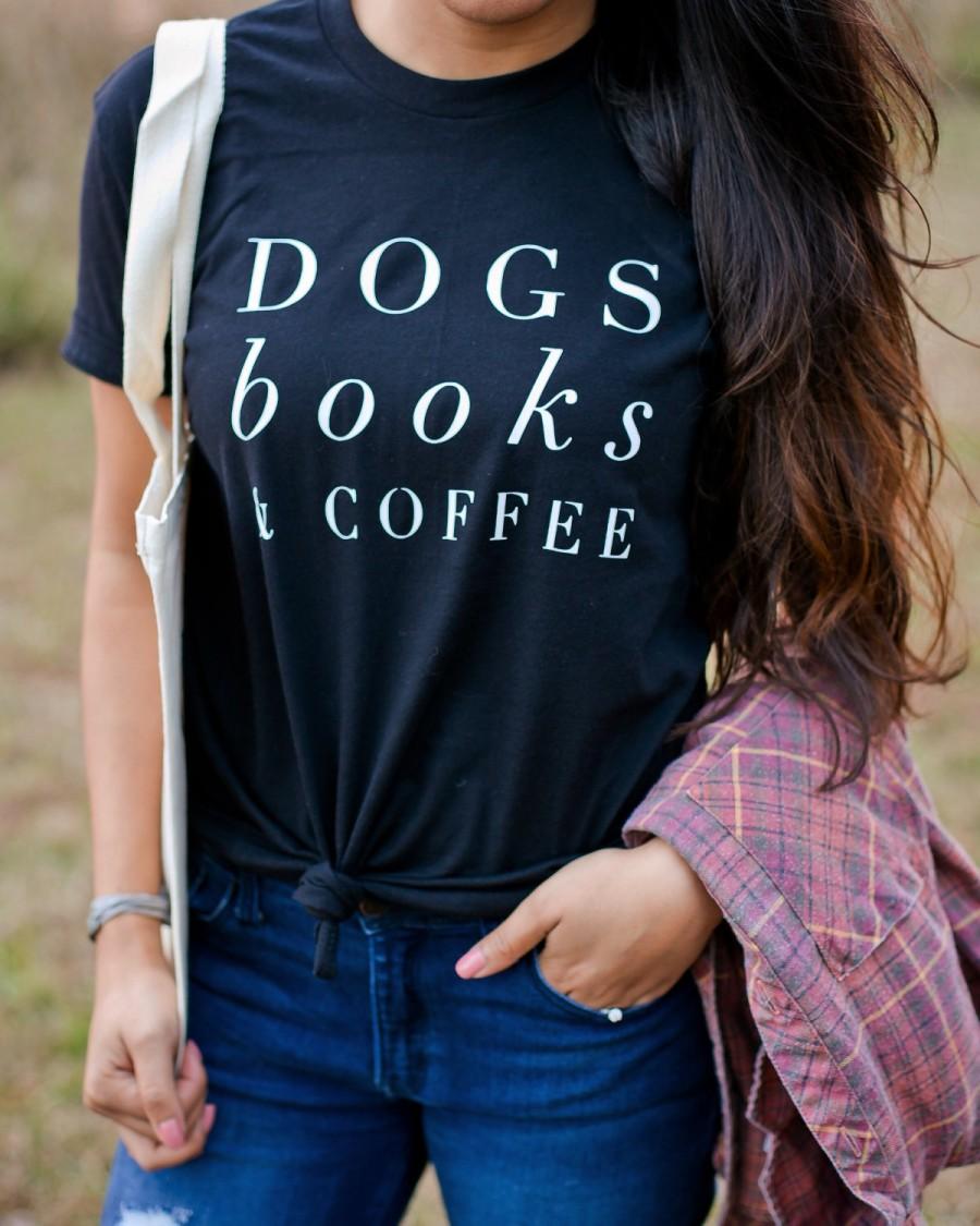 زفاف - Dog shirt - Dog Lover Gift - Book Lover - Book Lover Gift - Dog Tshirt - Girlfriend Gift - Dog Gift - Canines and Caffeine - Dog - Books