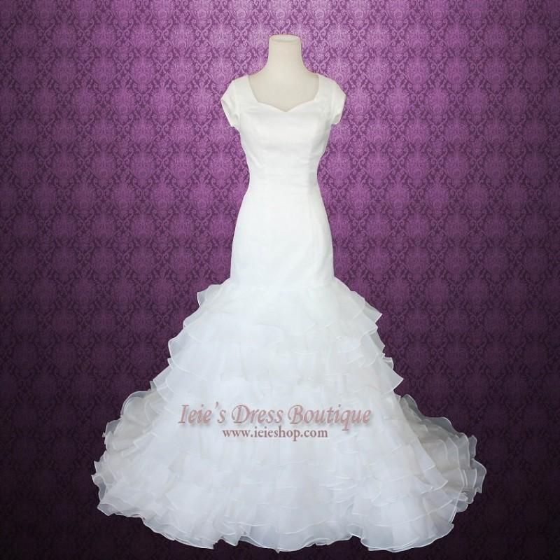 زفاف - Modest short sleeves Fit and flare Organza Ruffles Wedding Dress - Hand-made Beautiful Dresses