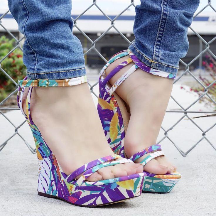 Свадьба - Sexy Printed Patter Open Toe Strappy Summer Wedges
