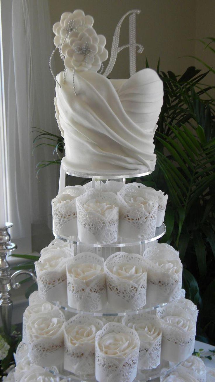 Свадьба - All White Cupcakes
