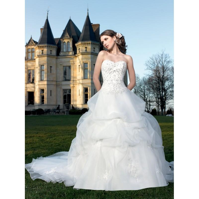 Wedding - Miss Kelly, 131-29 - Superbes robes de mariée pas cher 