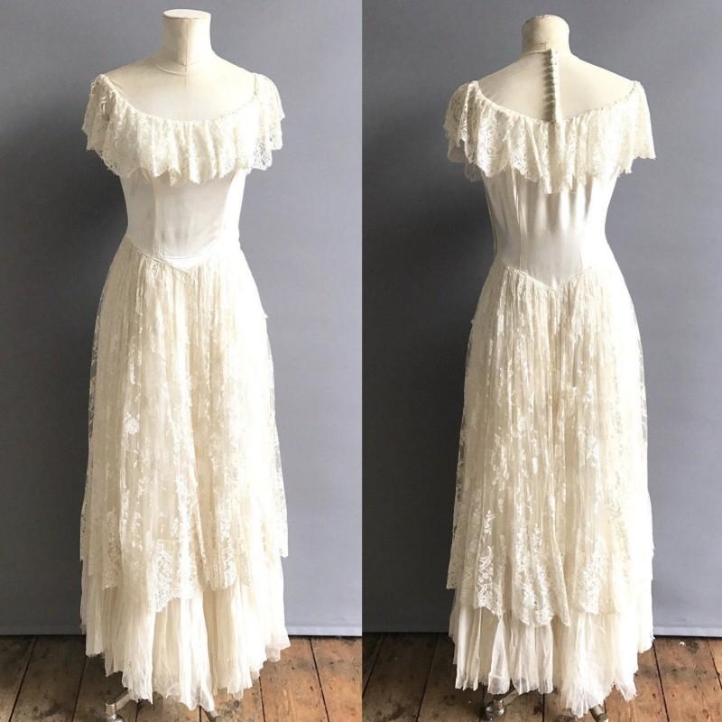 Mariage - 1950's Lace & Satin Wedding Gown - Hand-made Beautiful Dresses
