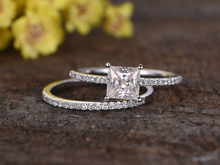 Свадьба - Moissanite Engagement Rings