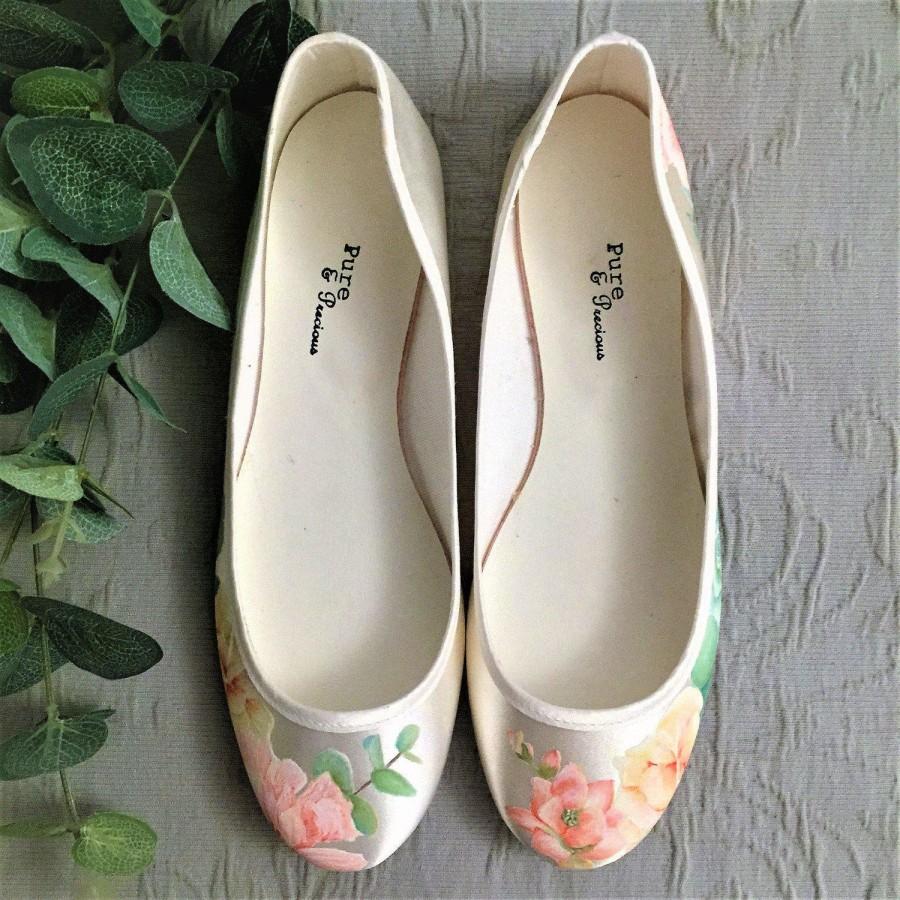 Hochzeit - Peach rose, eucalyptus and succulent flowers handpainted custom flat wedding shoes