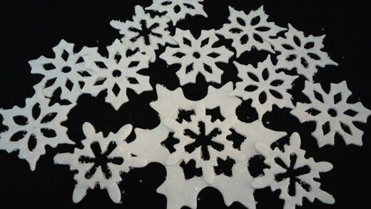 Wedding - 24 Edible Large SPARKLY SNOWFLAKES / any color /sugar, gum paste / fondant / various layers / cake or cupcake toppers
