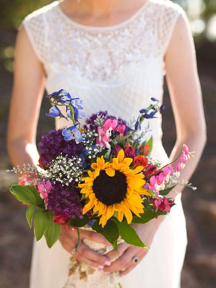 Hochzeit - Sunflowers Are Trending, And You’ll Want Them At Your Wedding