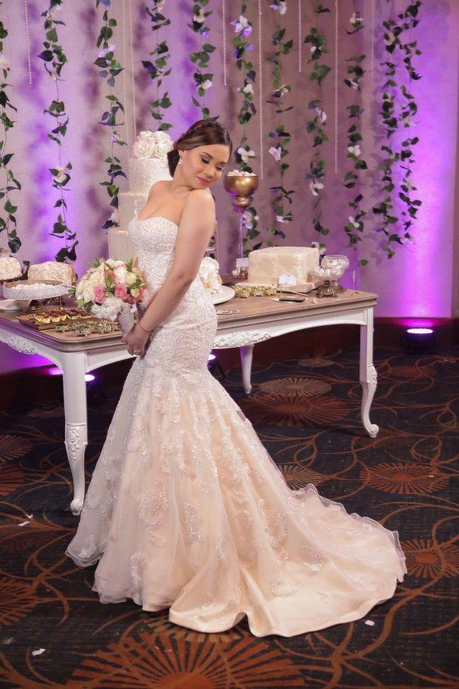 Wedding - Oleg Cassini, Size 4 Wedding Dress