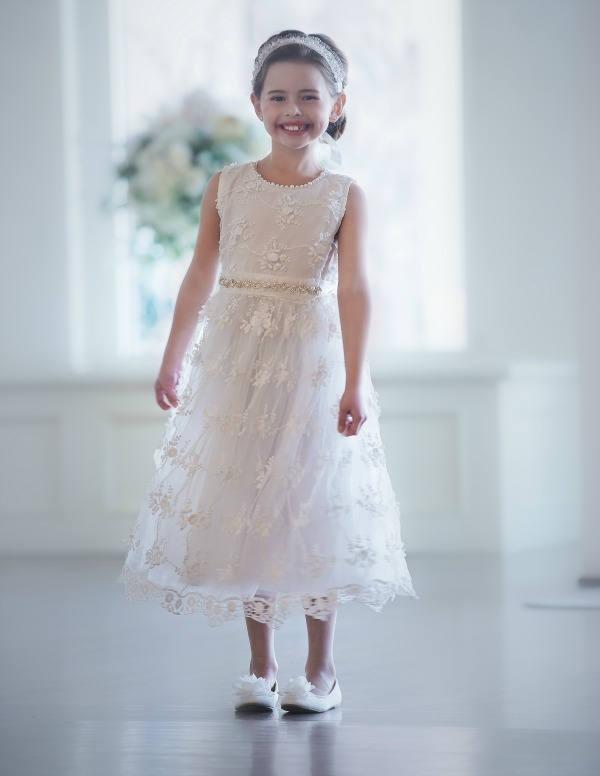 Mariage - White flower girl dress, baby toddler lace dresses, Girls lace dress, rustic flower girl dress, 1st communion dress,