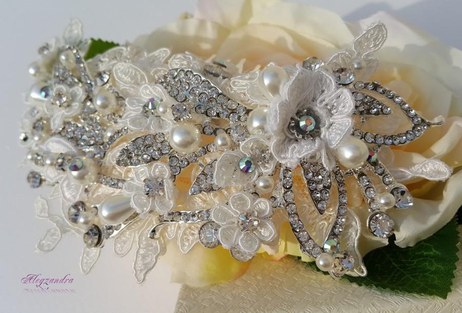 Свадьба - Pearls and Swarovski Crystals Bridal Comb, Lace Bridal Comb ,Bridal Jewelry, Bridal Lace Comb, Bridal Pearls Comb, Wedding Crystals Comb - $74.99 USD
