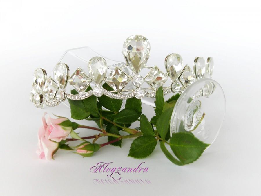Mariage - Swarovski Crystal Bridal Princess Tiara, Crown, Bachelorette Tiara, Wedding Hair Pieces, Wedding Hair Accessories, Bridal Headpieces - $39.99 USD