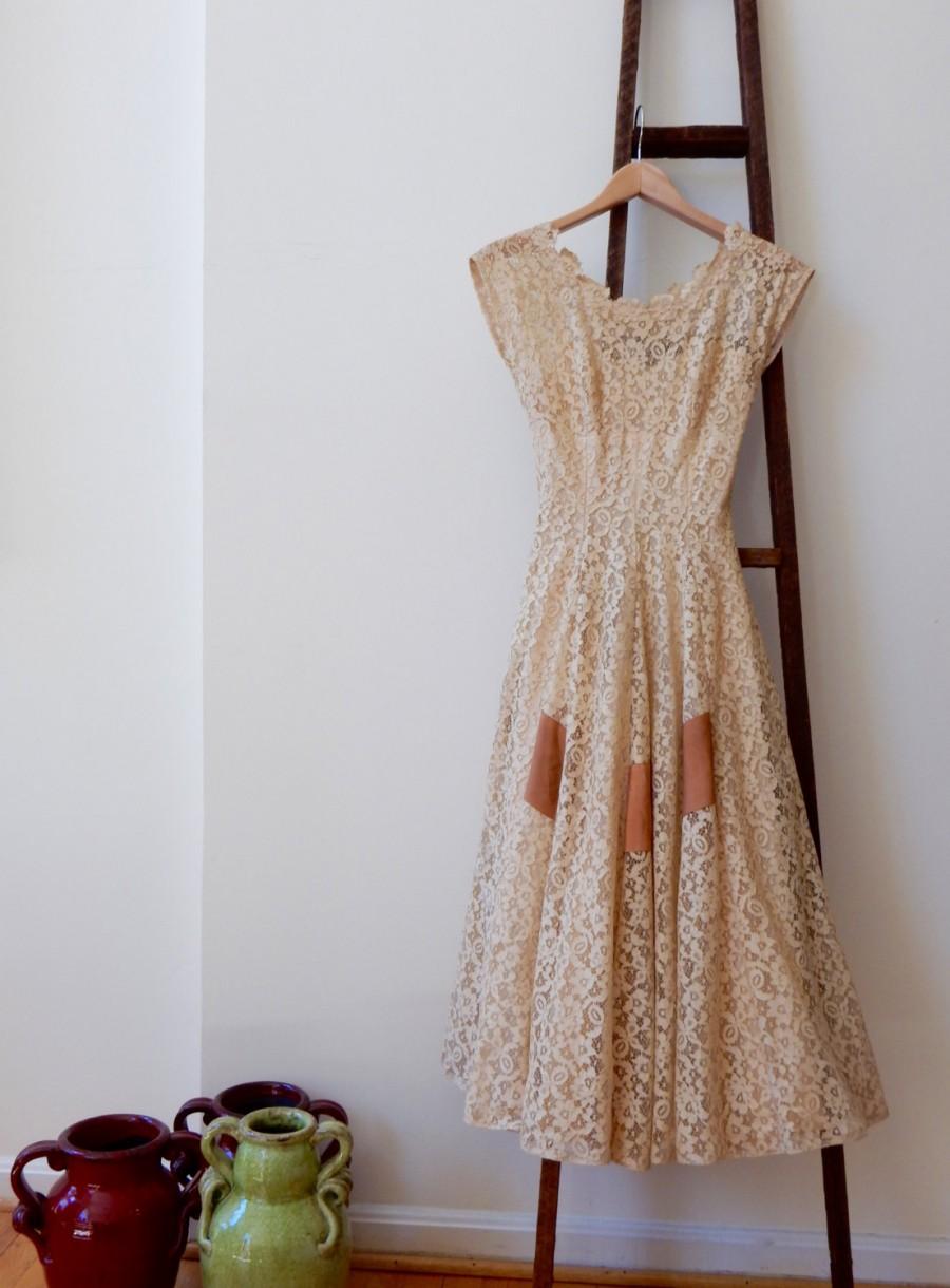 Hochzeit - 1950s Ecru Lace Dress Midi Tea Length Hourglass Boned Bodice Coppery Satin Appliqué & Bow Gorgeous Vintage Garden Party Gala Wedding Gown
