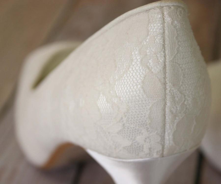 Hochzeit - Ivory Wedding Shoes, Lace Wedding Shoes, Ivory Lace Wedding Shoes, Ivory Lace Wedding Accessories, Budget Bridal Shoes, Peep Toes, Ivory