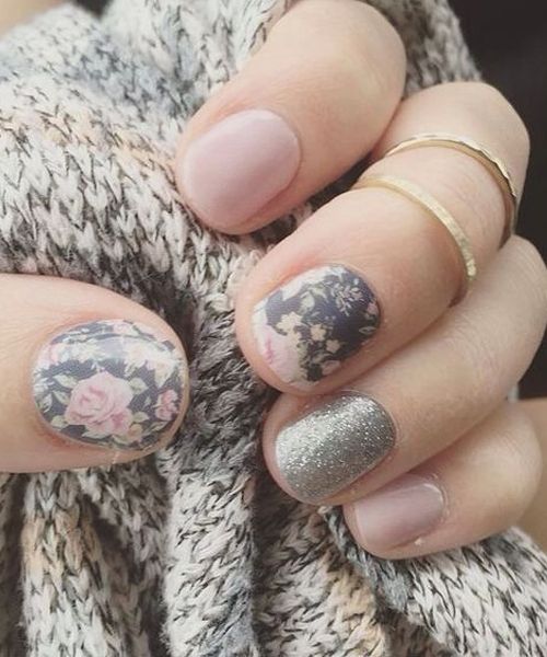 Wedding - Intricate Silver Glitter Nail Art Designs For Prom