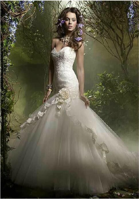Mariage - Custom! Plus Size Sweethear Neckline Embroidery Beading Lace Mermaid Wedding Dresses 2015 New Bridal Wedding Gowns BG6018