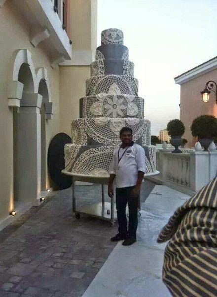 Wedding - World's Largest Wedding Cake