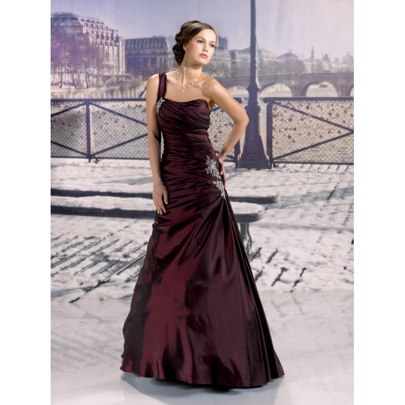 Wedding - Miss Paris, 133-14 rouge profond - Superbes robes de mariée pas cher 