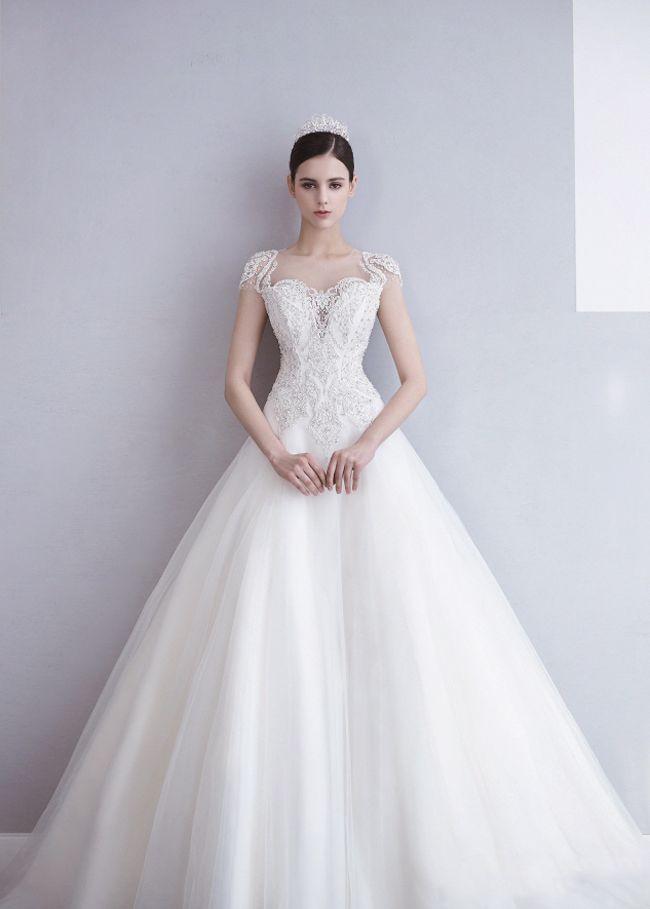 Свадьба - This Wedding Gown From BJ Hestia Wedding Featuring An Time-honored Silhouette Adorned With Fine Details Is Ultra-romantic!