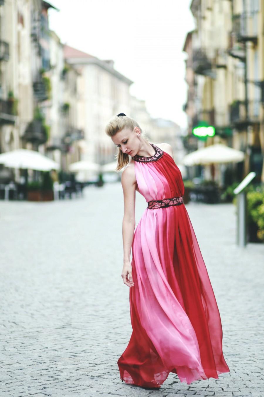 Hochzeit - Elegant dress/Wedding dress/Nuno felt/Alternative Bride/Evening dress nuanced:light pink to ruby red/Naked back/Gradient color/Greek dress