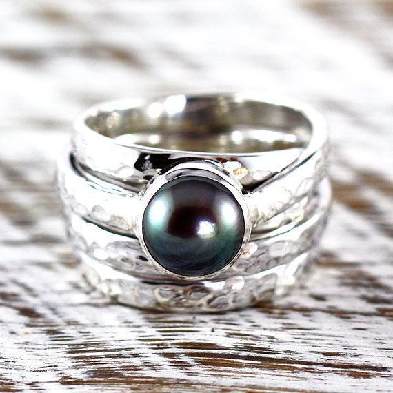 Hochzeit - Black Pearl Ring Hammered 925 Sterling Silver Finish Womens Custom Engraved