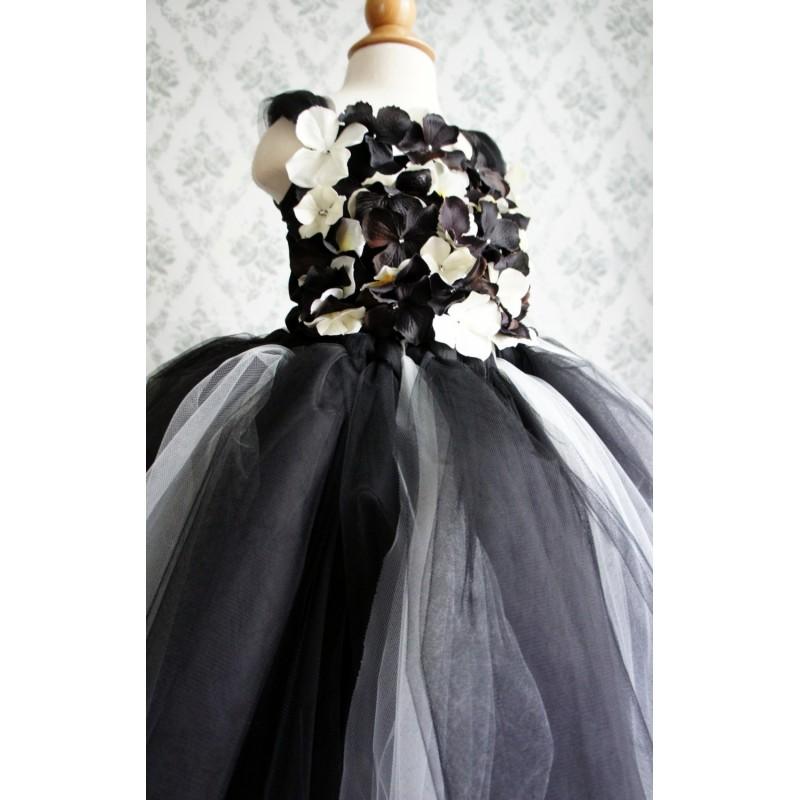 زفاف - Flower girl dress Black and Ivory tutu dress, flower top, hydrangea top, toddler tutu dress - Hand-made Beautiful Dresses