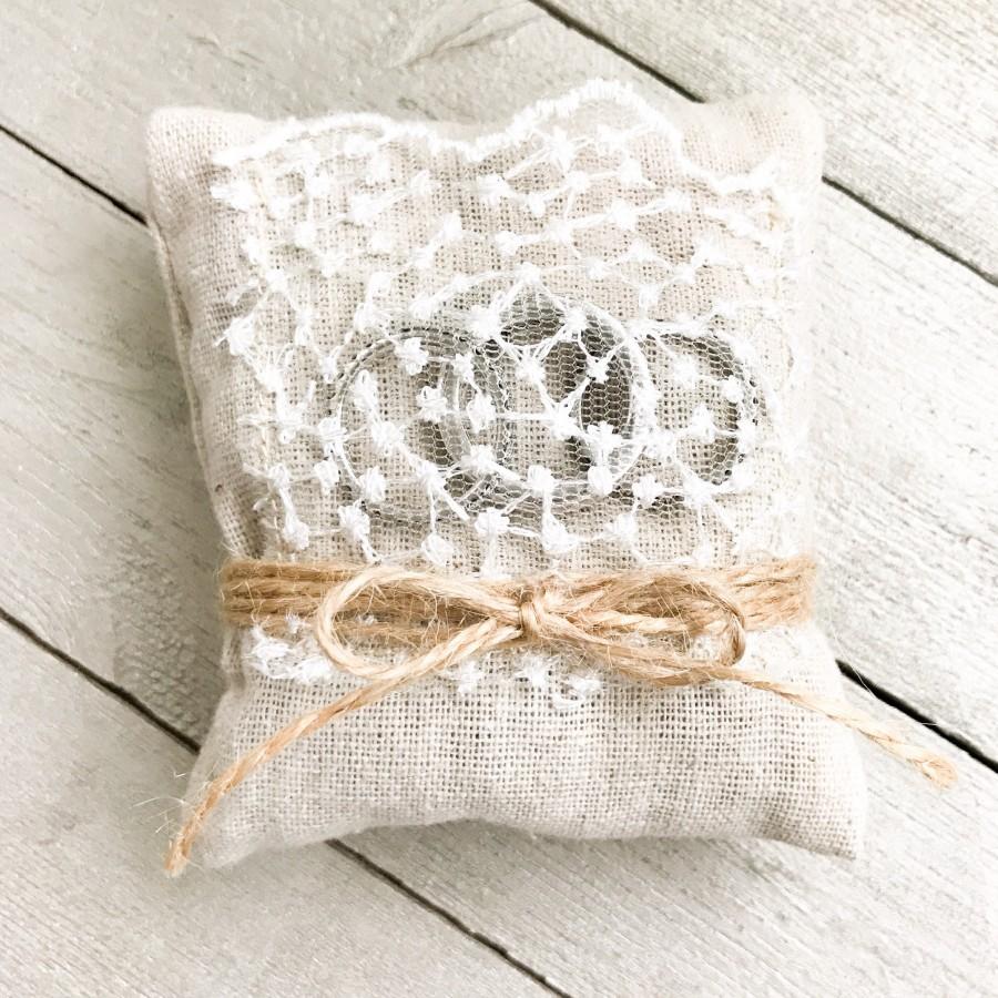 Mariage - Wedding Ring Bearer Pillow // Decorative and Handmade // Vintage // Shabby Chic // Classy