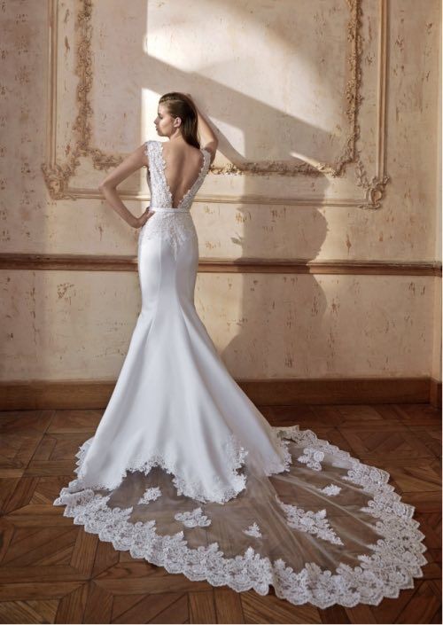زفاف - Elegantly Modern Tarik Ediz Wedding Dresses White Collection