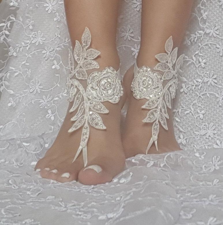 زفاف - Free ship ivory Barefoot Sandals french lace Nude shoes Gothic wedding sandals beaded pearl beach wedding shoe bridal shoes