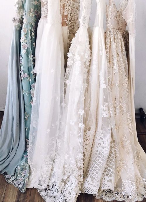 Hochzeit - Gowns