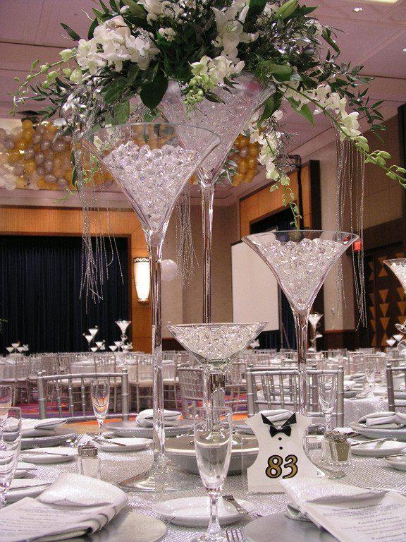 Hochzeit - Martini Glass Centerpiece