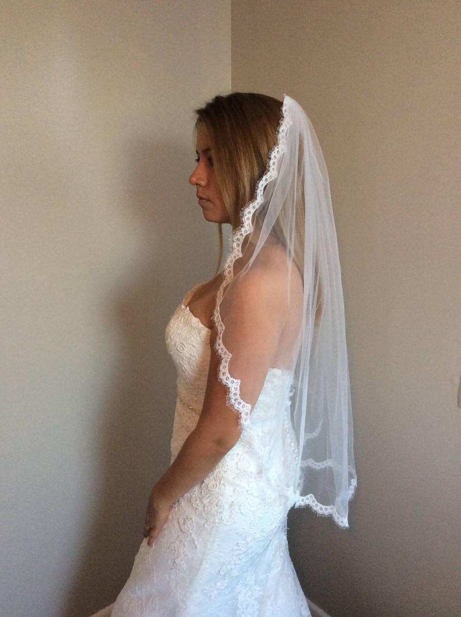 Hochzeit - Bridal veil with comb, white veil, ivory veil, champagne viel lace veil
