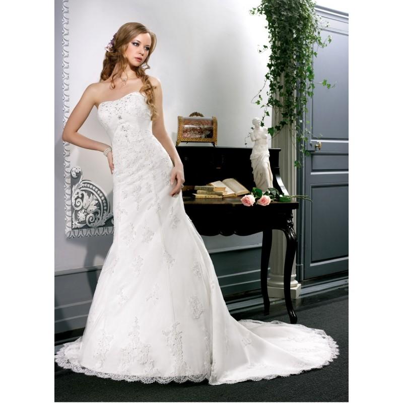 Wedding - Miss Kelly, 131-36 - Superbes robes de mariée pas cher 