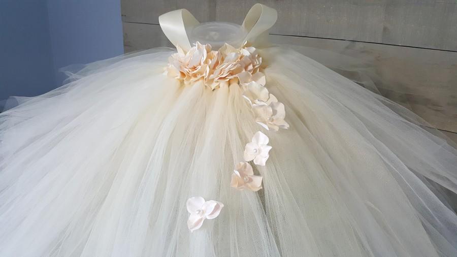 Hochzeit - Blush, Ivory, and beige flower girl tutu dress. Hydrangea tutu dress. Girls dress. Toddler dress.flower girl dress.Wedding dress Tulle dress