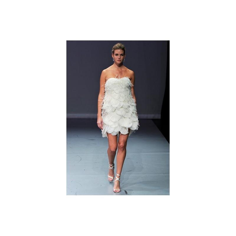زفاف - Rivini FW12 Dress 1 - Sheath Strapless Mini Fall 2012 White Rivini - Rolierosie One Wedding Store