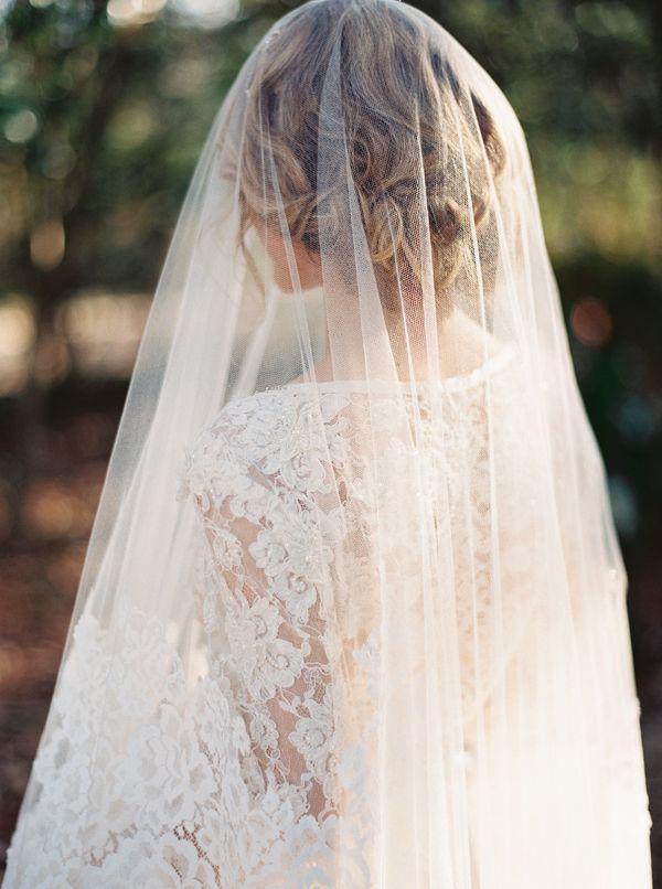 Hochzeit - Romantic Lace Bridal Portraits
