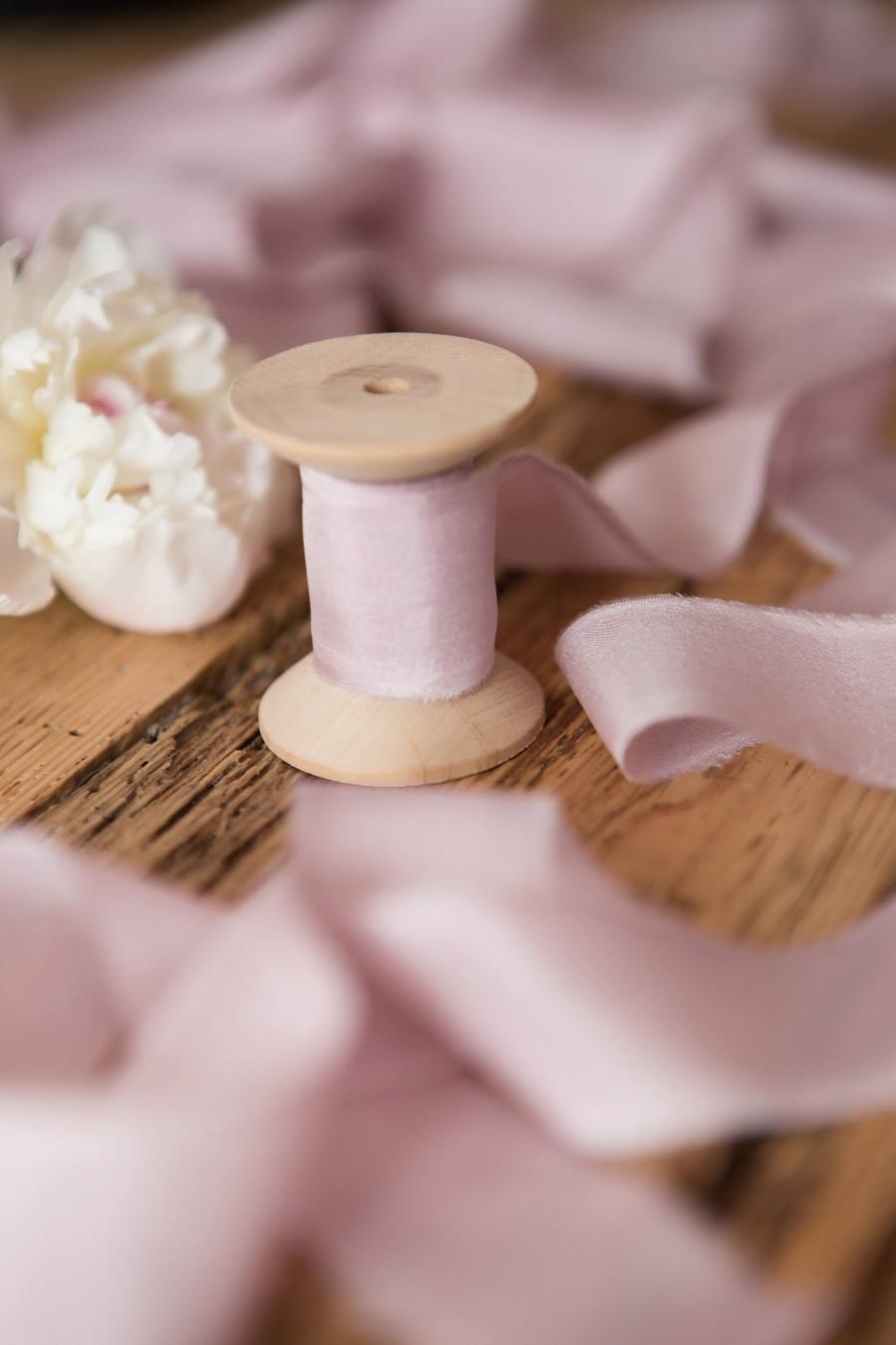 زفاف - Blush Silk Ribbon, hand dyed Bridal Bouquet ribbon, 1 inch pale lilac habotai silk, invitation ribbon by yard, Wedding Luxurious Silk Ribbon