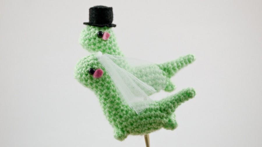 Wedding - Wedding cake topper Diplodocus top hat and veil crochet